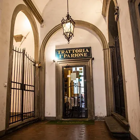 Studio In Tornabuoni Within A Renaissance Building Appartamento
