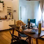 Studio In Tornabuoni Within A Renaissance Building Appartamento