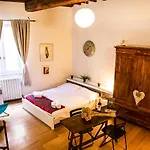 Studio In Tornabuoni Within A Renaissance Building * Firenze
