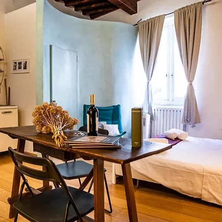 Apartment Studio In Tornabuoni Within A Renaissance Building *