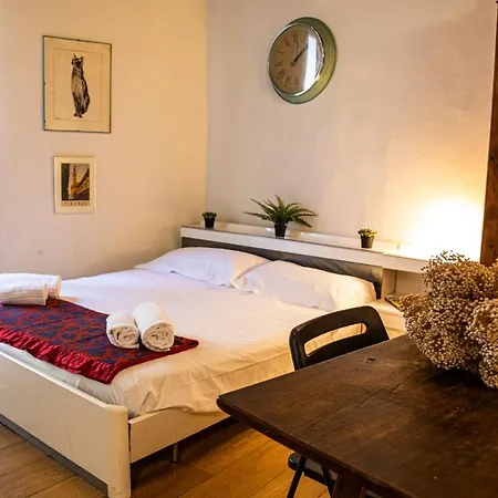 Apartment Studio In Tornabuoni Within A Renaissance Building