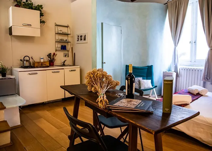 Studio In Tornabuoni Within A Renaissance Building דירה
