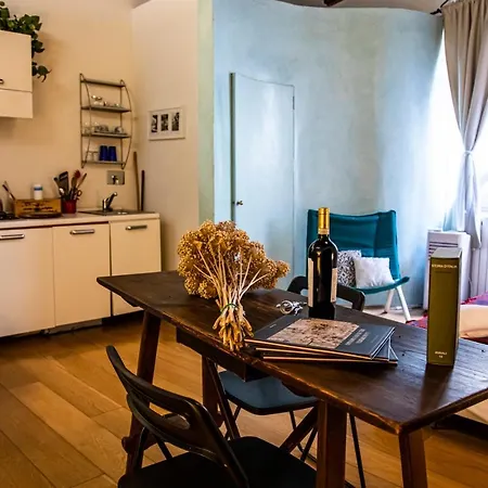 Studio In Tornabuoni Within A Renaissance Building Appartement