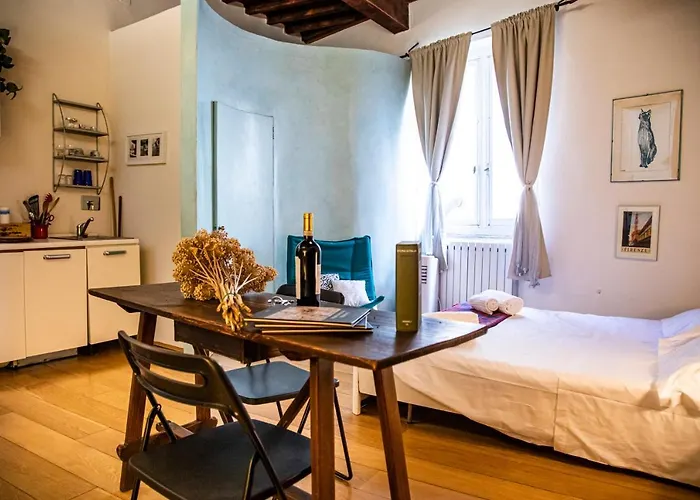 Appartement Studio In Tornabuoni Within A Renaissance Building *